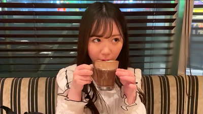 É uma amiga que pertenceu ao mesmo clube da universidade e é a rapariga mais atraente do clube, uma atmosfera sexy japonesa.